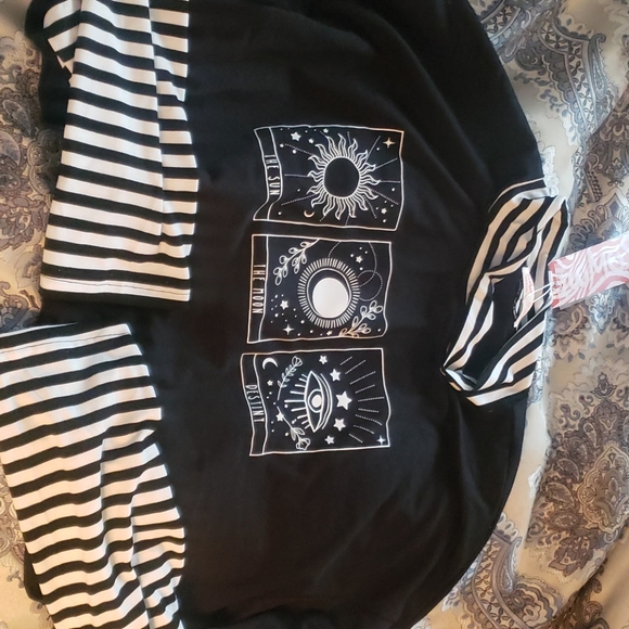 Sun and Moon graphic 2 in 1 tee - Picture 3 of 4